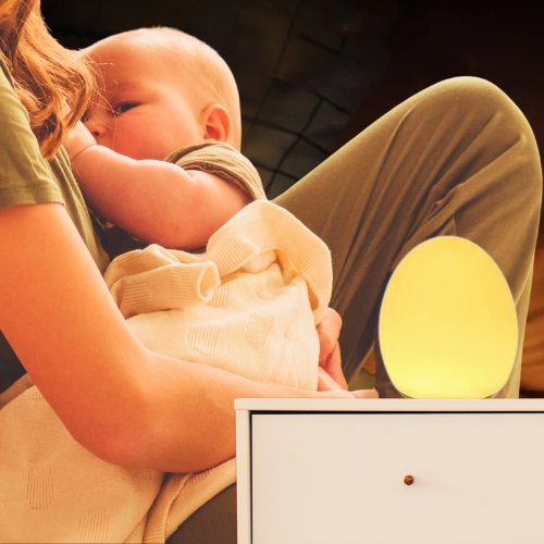 Veilleuse d'allaitement CoconLumière™ – La veilleuse qui enveloppe bébé et maman
